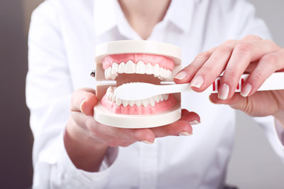 Benecchi Dental Group | Emergency Treatment, Oral Exams and Dental Bridges